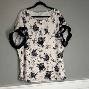 SHEIN Monochrome Floral Blouse